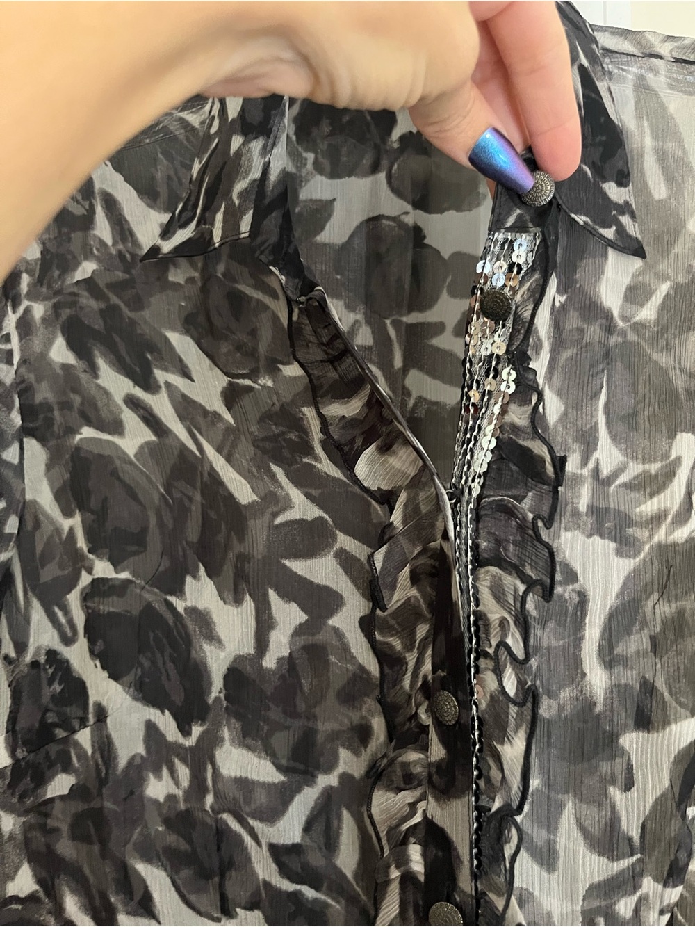 Vtg Sheer Silk Black & Grey Floral Ruffle Button-Up Shirt S/M Passport - Picture 3 of 9